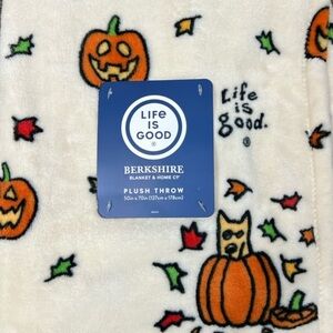 PETS - Life is Good - ‘Thanksgiving - cream’ throw. 50“ x 70“. NWT